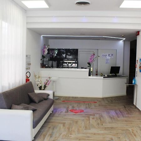 Hotel Luna Rimini Exterior photo