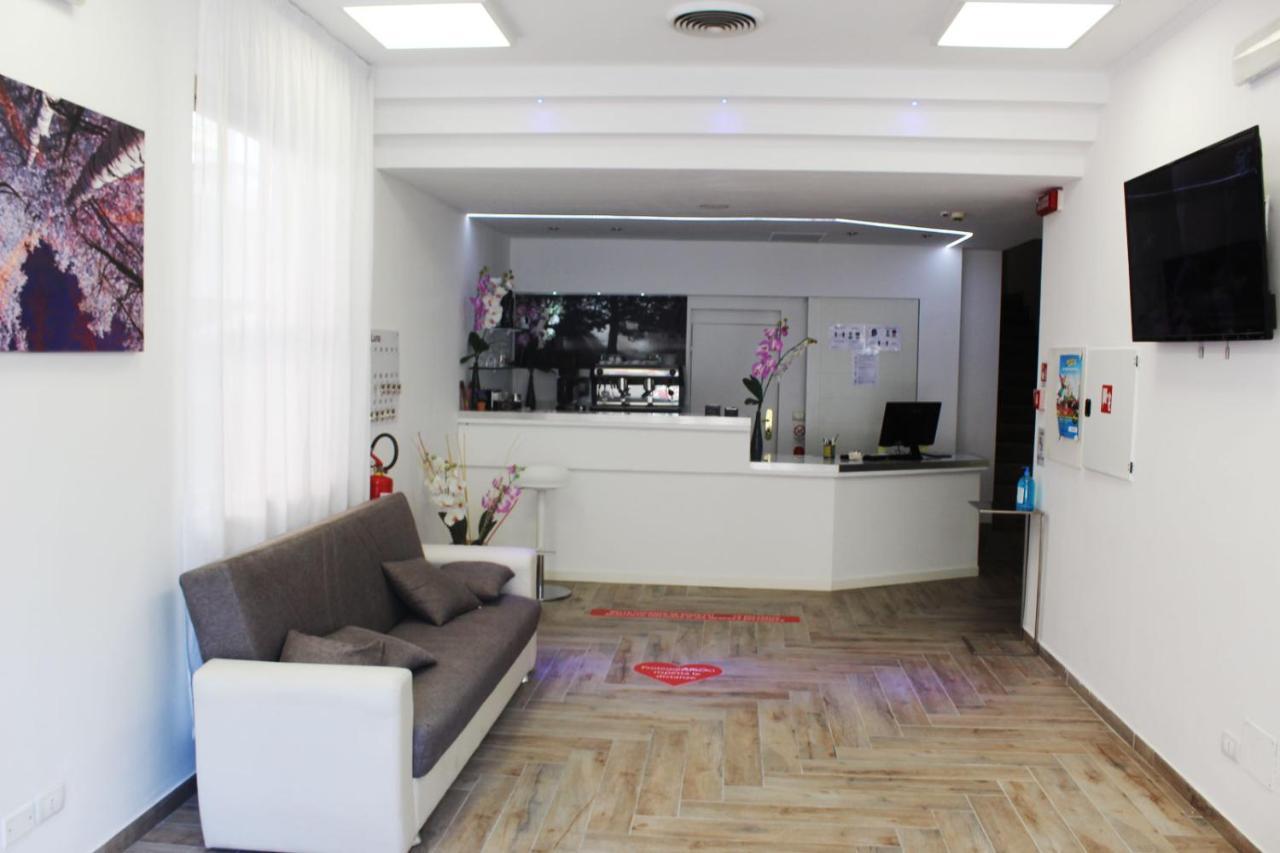 Hotel Luna Rimini Exterior photo
