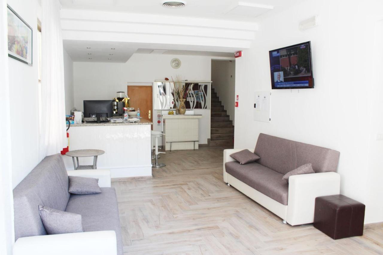 Hotel Luna Rimini Exterior photo